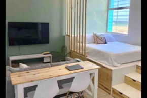 Beachside Studio Apartment on Surfers Corner